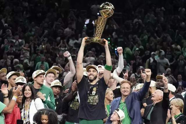 利拉德35分米德尔顿23+10 雄鹿力克步行者1-0