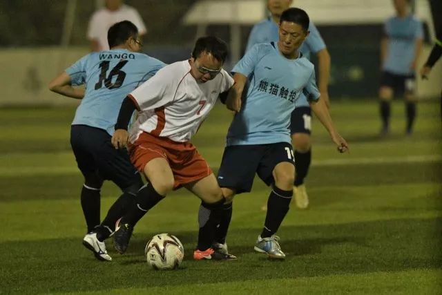 詹姆斯G1：抓点错位+精确出球，27+6难阻失利1天前