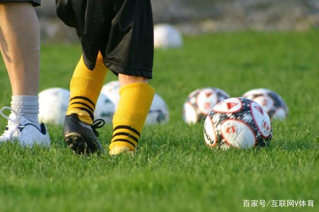 那不勒斯豪取10连胜继续领跑 领先第2名米兰多达8分